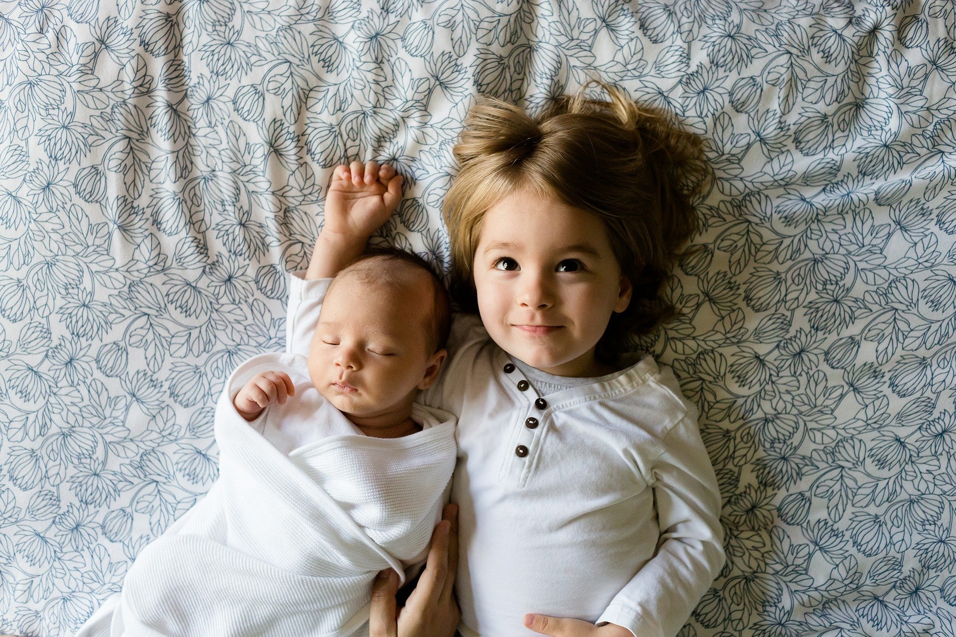 Příchod sourozence může být pro dítě stresové